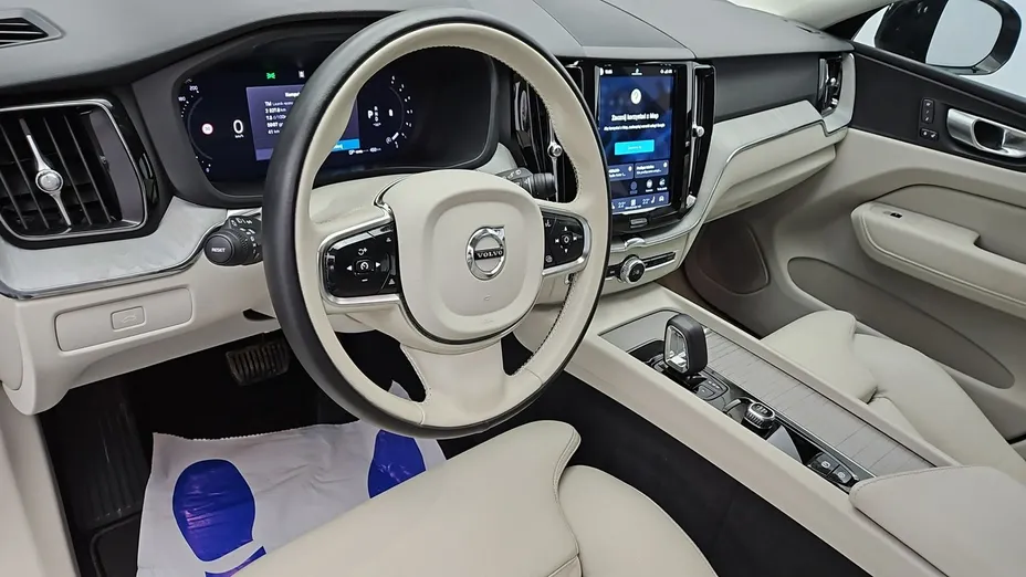 VOLVO XC60 -