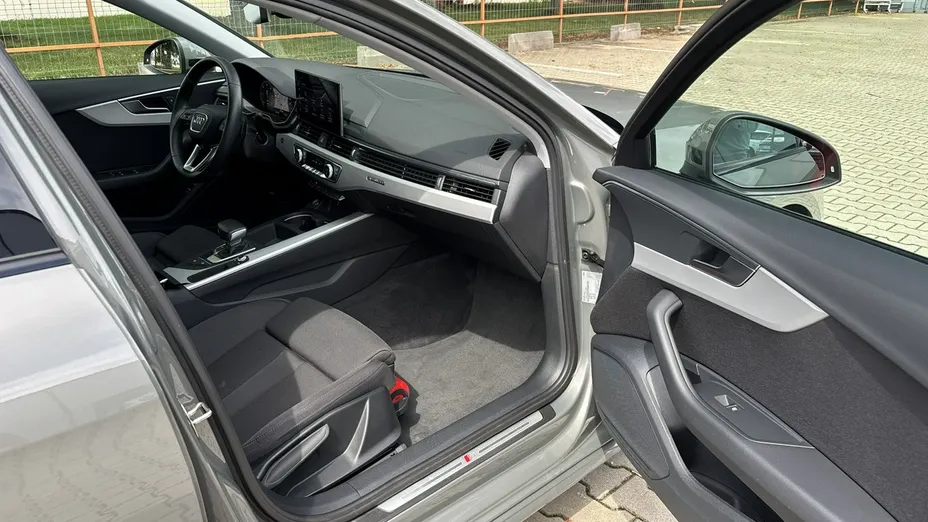 AUDI A4 -