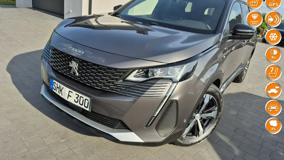 PEUGEOT 5008 -
