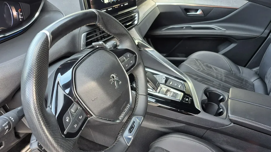 PEUGEOT 5008 -