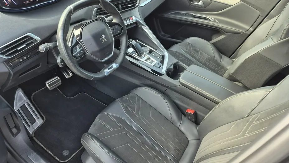 PEUGEOT 5008 -