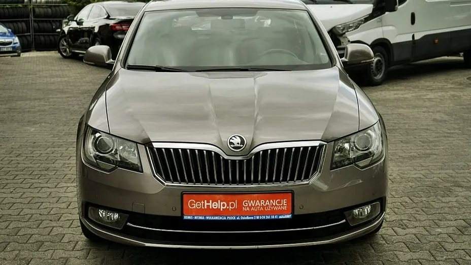 SKODA Superb -