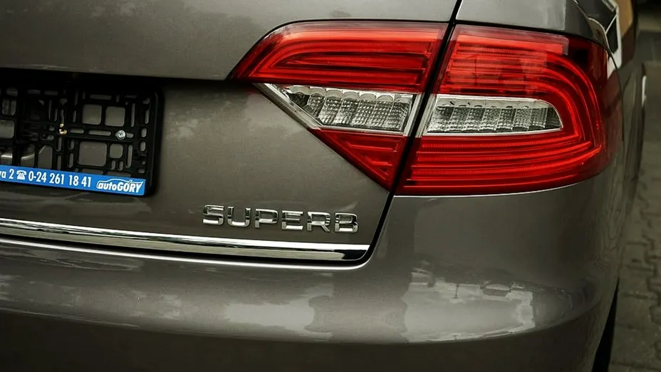 SKODA Superb -
