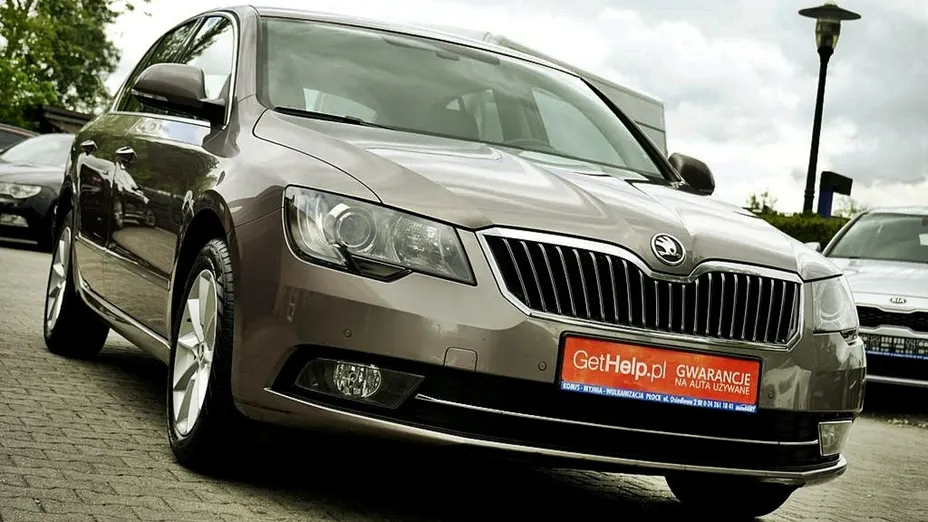 SKODA Superb -