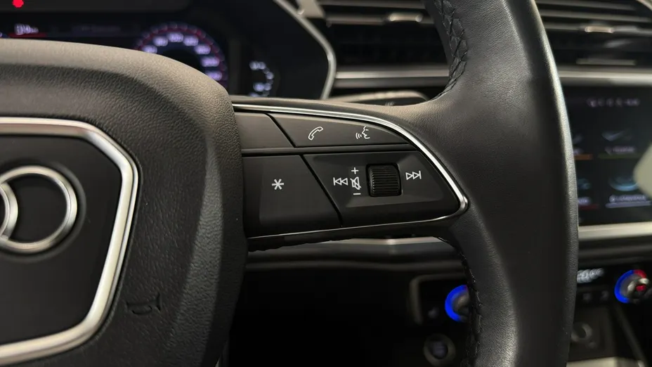 AUDI Q3 -