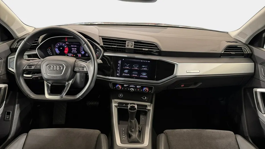AUDI Q3 -