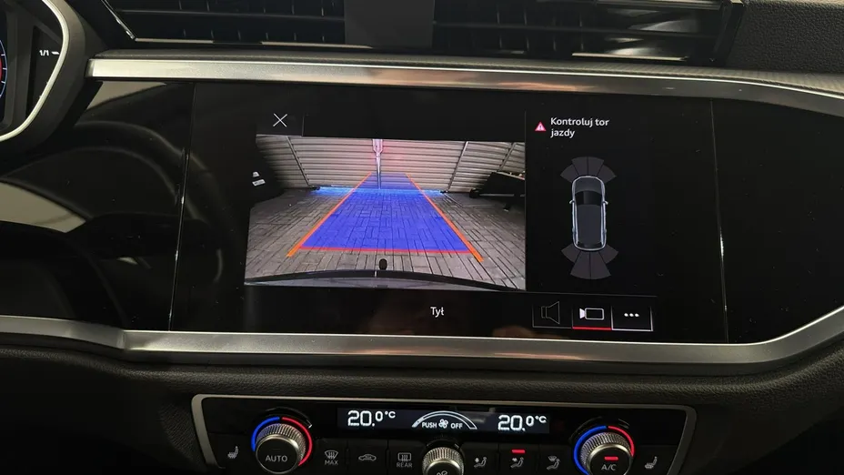 AUDI Q3 -