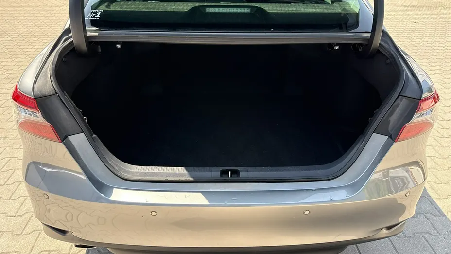 TOYOTA Camry -