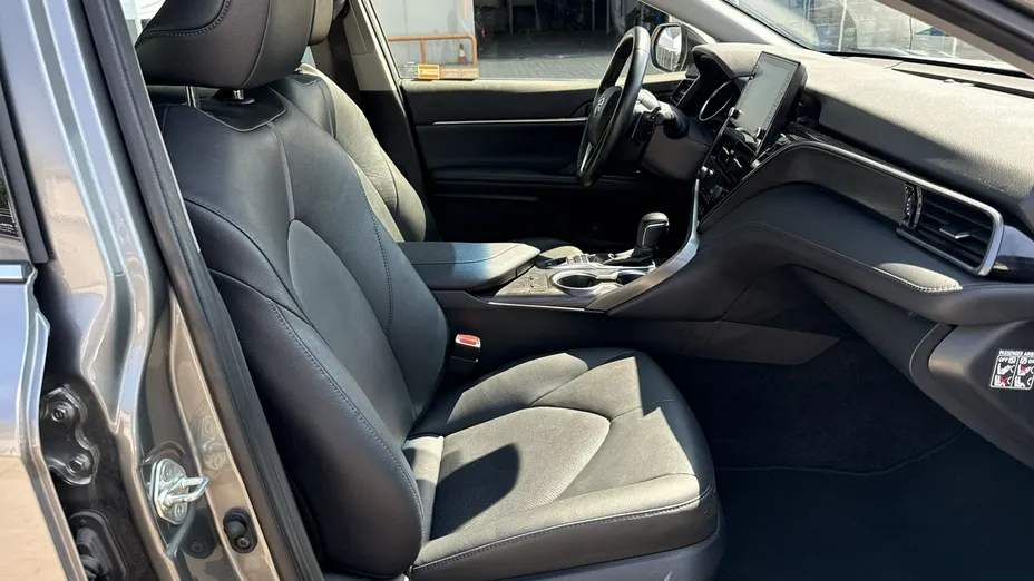 TOYOTA Camry -