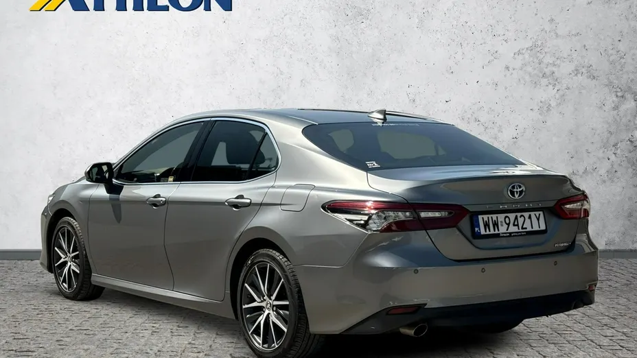 TOYOTA Camry -