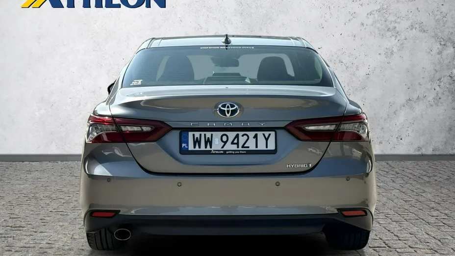 TOYOTA Camry -
