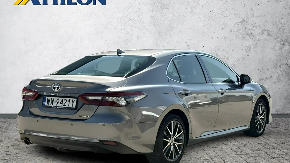 TOYOTA Camry -