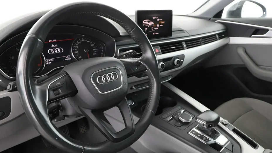AUDI A4 -