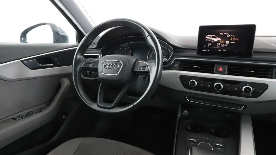 AUDI A4 -