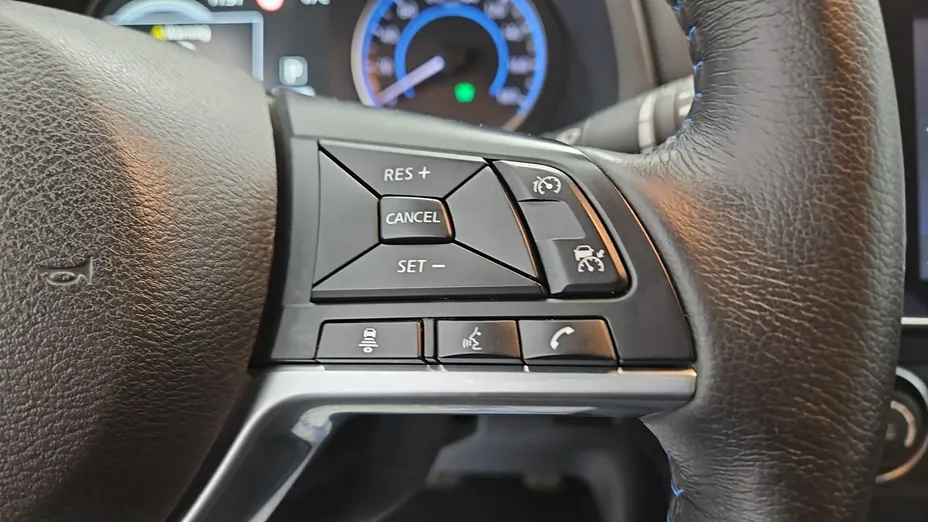 NISSAN Leaf -