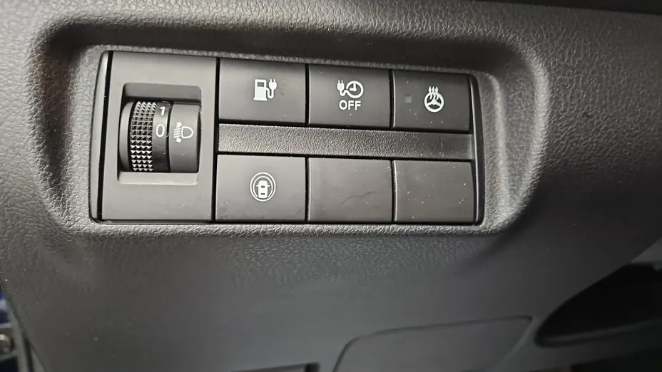NISSAN Leaf -