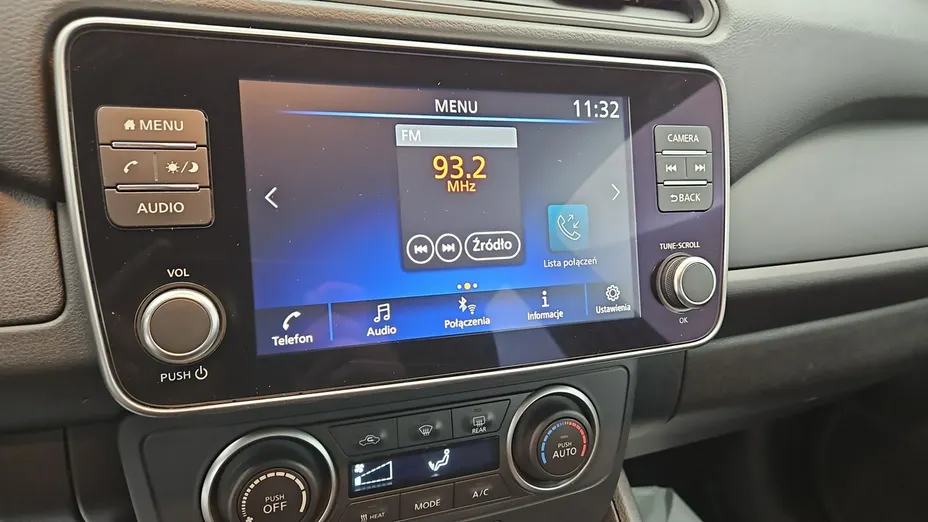 NISSAN Leaf -