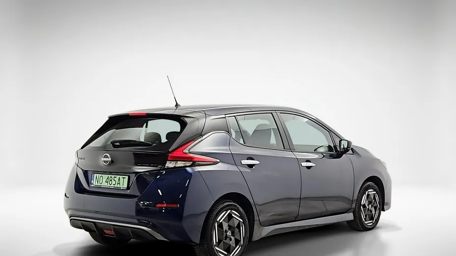 NISSAN Leaf -