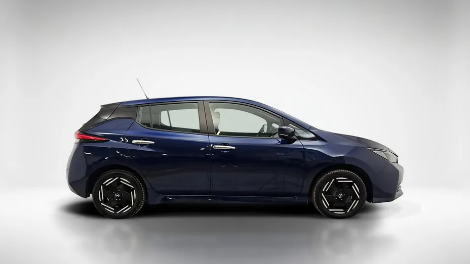 NISSAN Leaf -