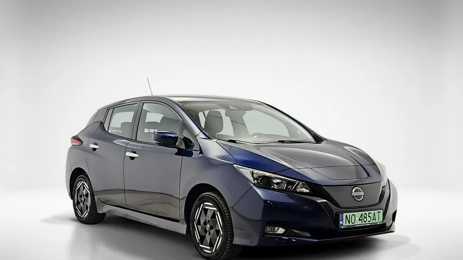 NISSAN Leaf -