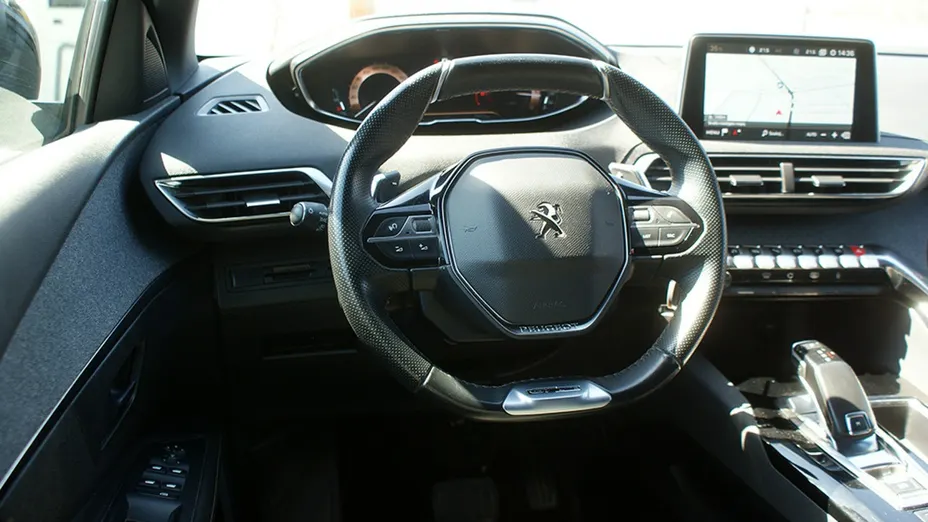 PEUGEOT 3008 -