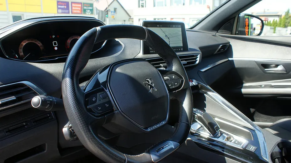PEUGEOT 3008 -