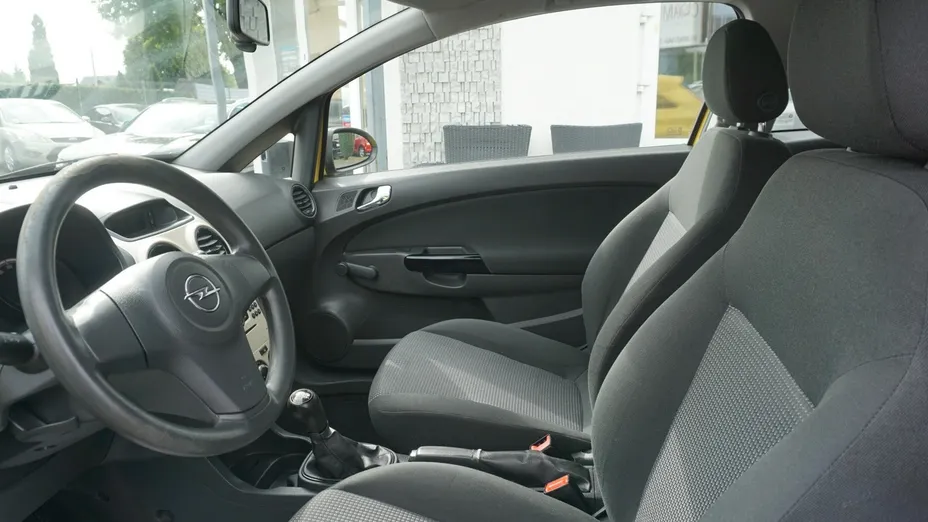 OPEL Corsa -