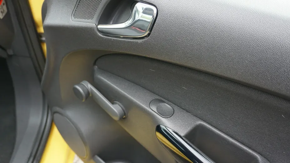 OPEL Corsa -