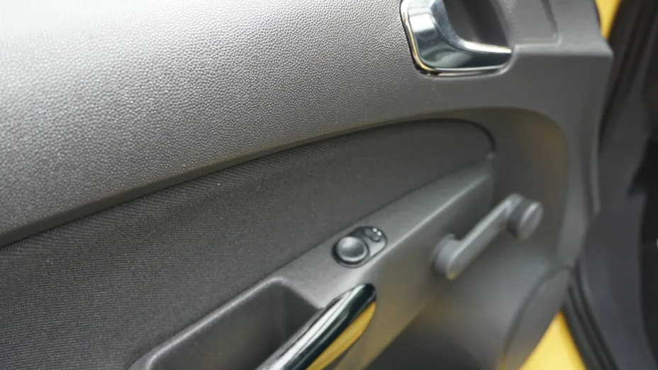 OPEL Corsa -