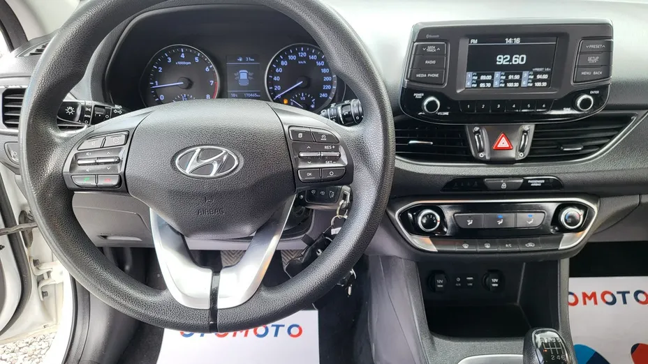 HYUNDAI i30 -