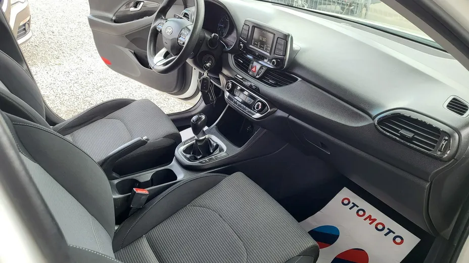 HYUNDAI i30 -