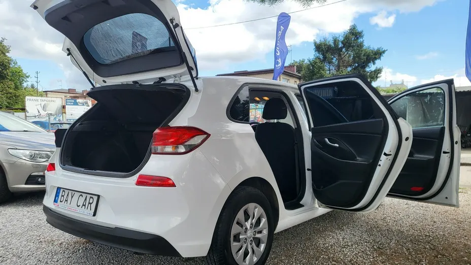 HYUNDAI i30 -