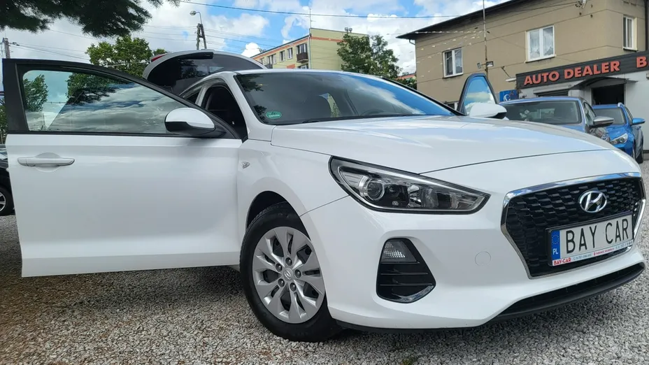 HYUNDAI i30 -