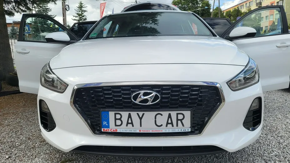 HYUNDAI i30 -