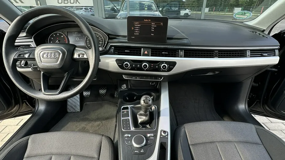 AUDI A4 -