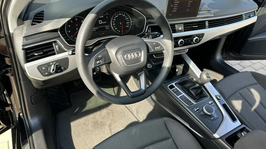 AUDI A4 -