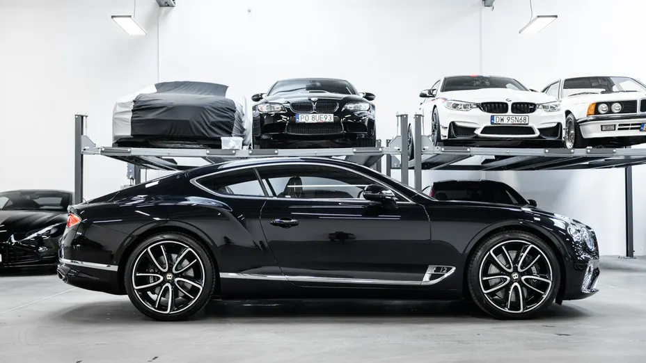 BENTLEY Continental -