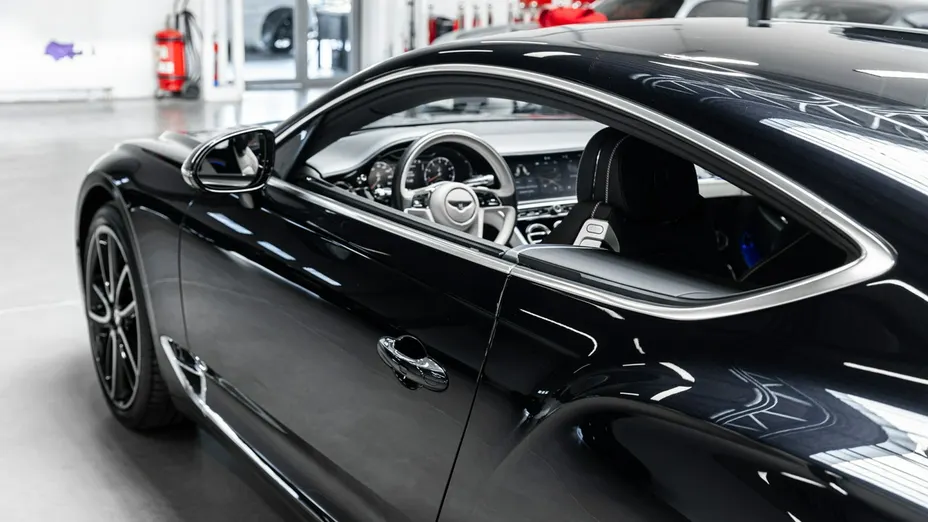 BENTLEY Continental -
