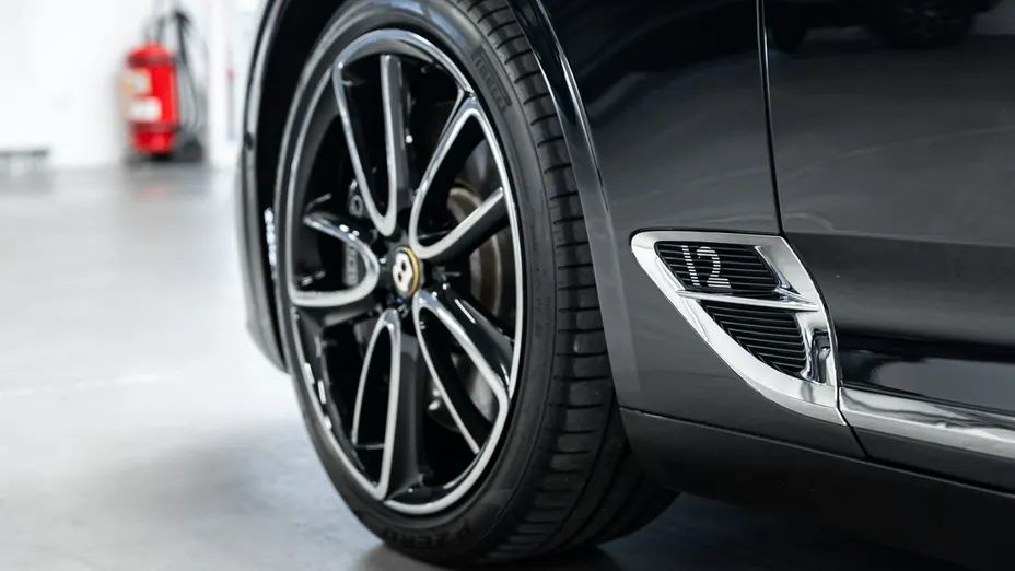BENTLEY Continental -