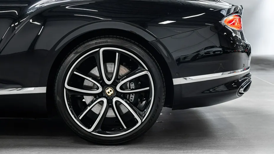 BENTLEY Continental -