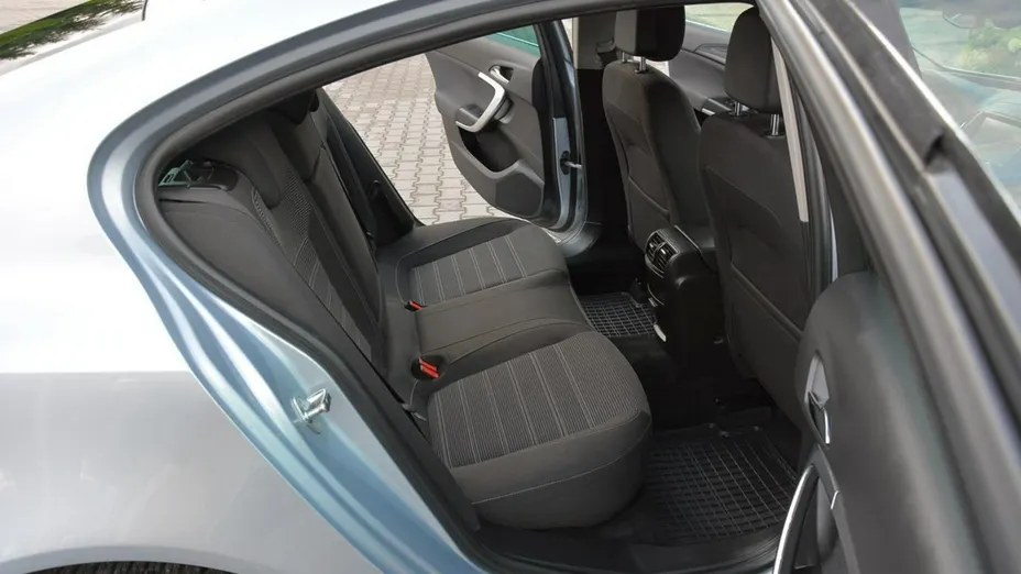 OPEL Insignia -