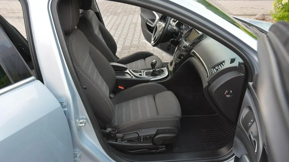 OPEL Insignia -