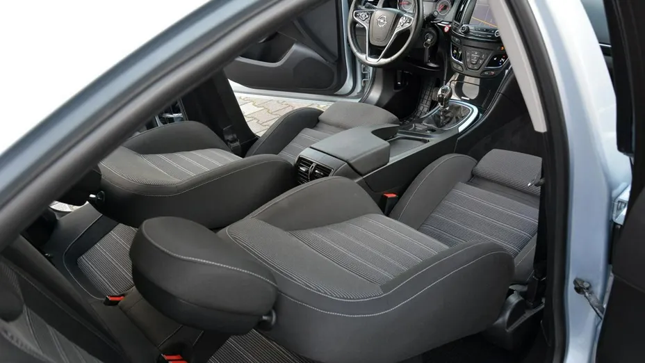 OPEL Insignia -
