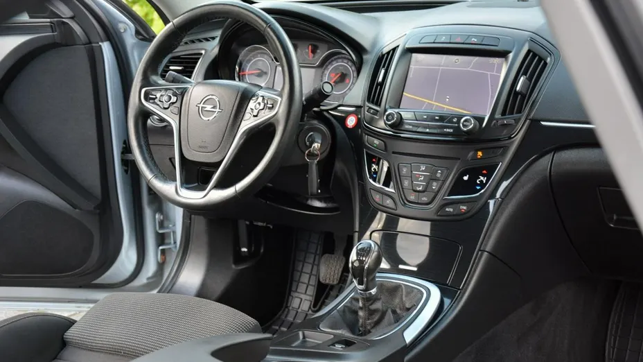OPEL Insignia -