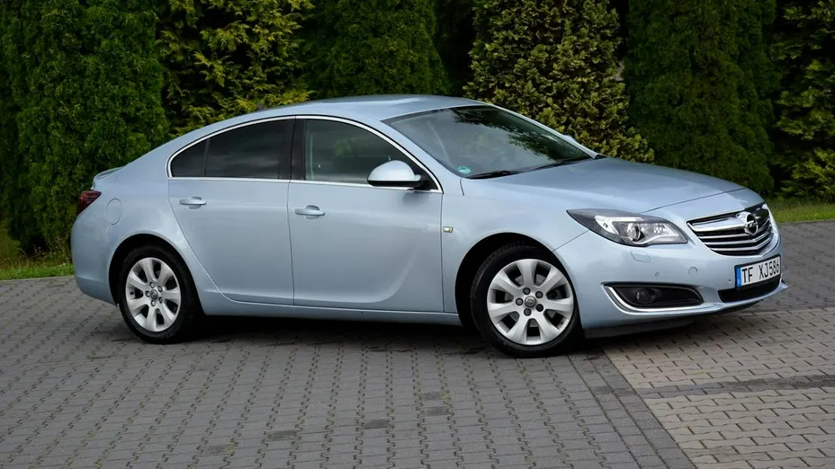 OPEL Insignia -