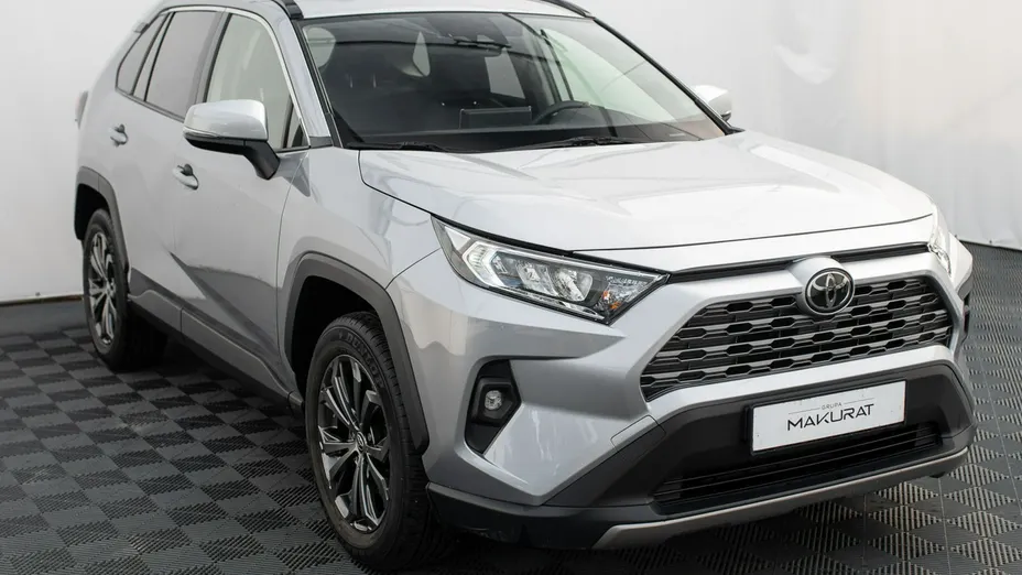 TOYOTA RAV4 -