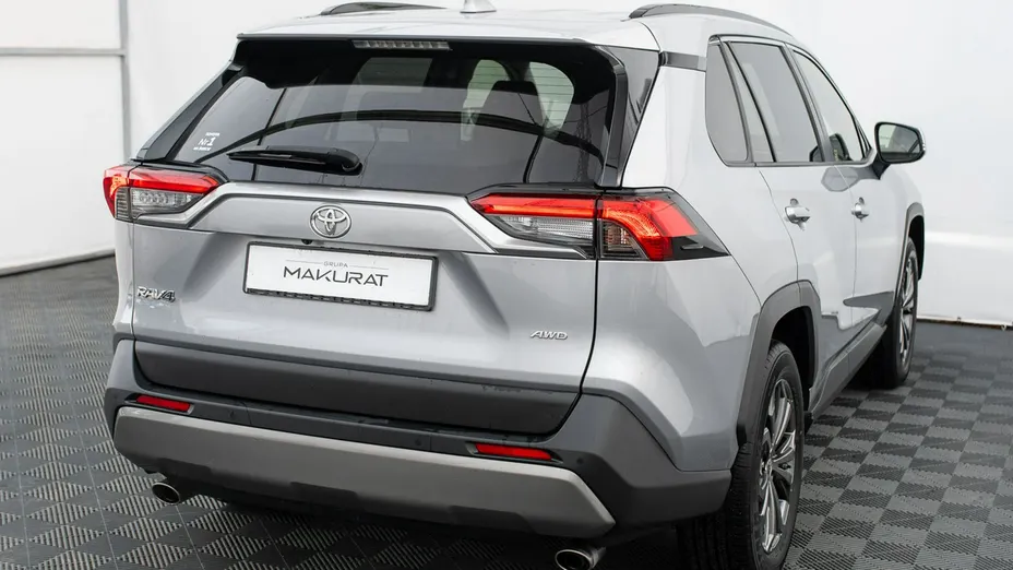 TOYOTA RAV4 -