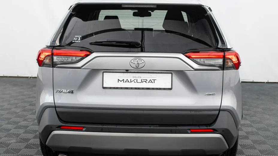 TOYOTA RAV4 -