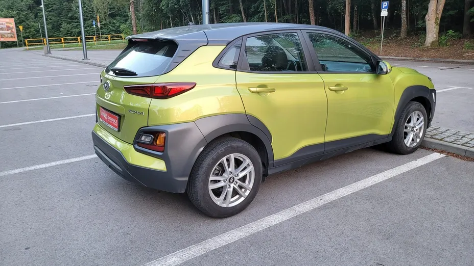 HYUNDAI Kona -