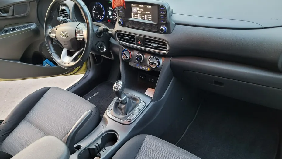 HYUNDAI Kona -